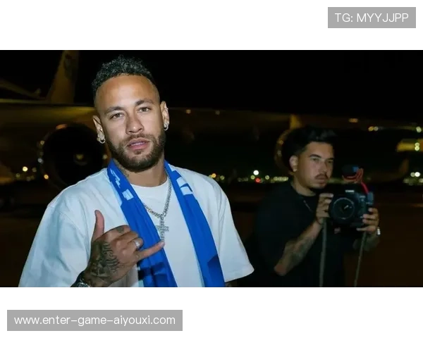 内马尔绯闻女主公开否认，两人澄清成热点